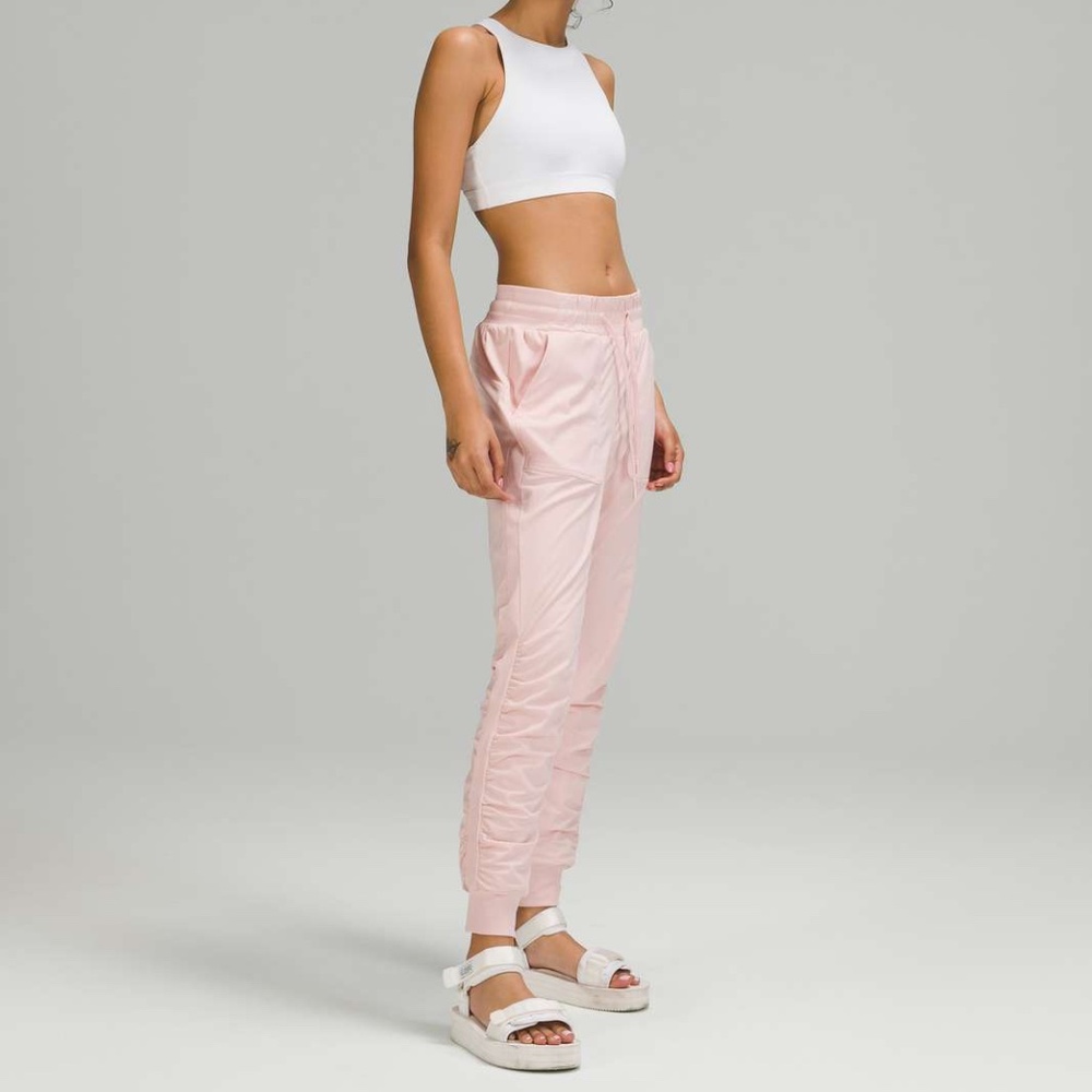 Lululemon Beyond the Studio Lined Jogger Pink Size 4